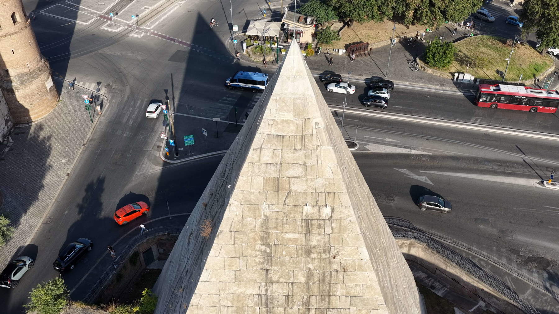 Piramide Cestia. Foto: Fabio Caricchia