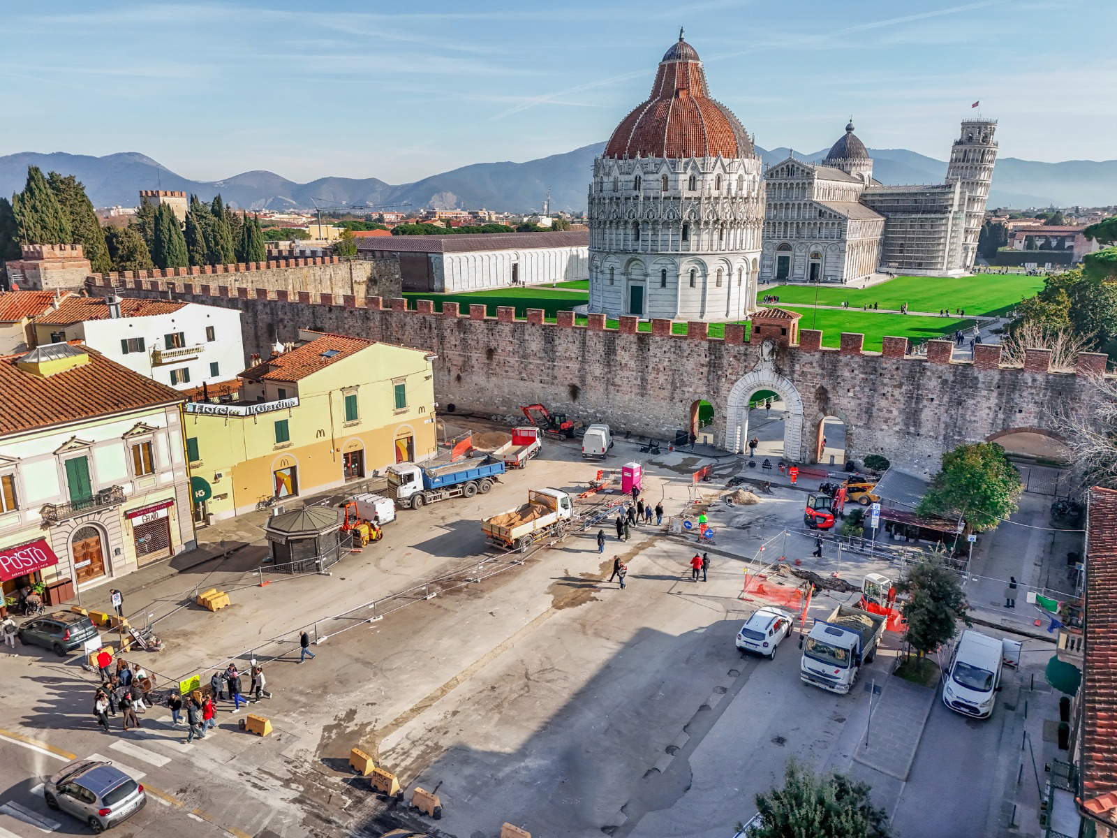 Piazza Manin sans les étals, après l'intervention. Photo : Fabio Muzzi / Municipalité de Pise