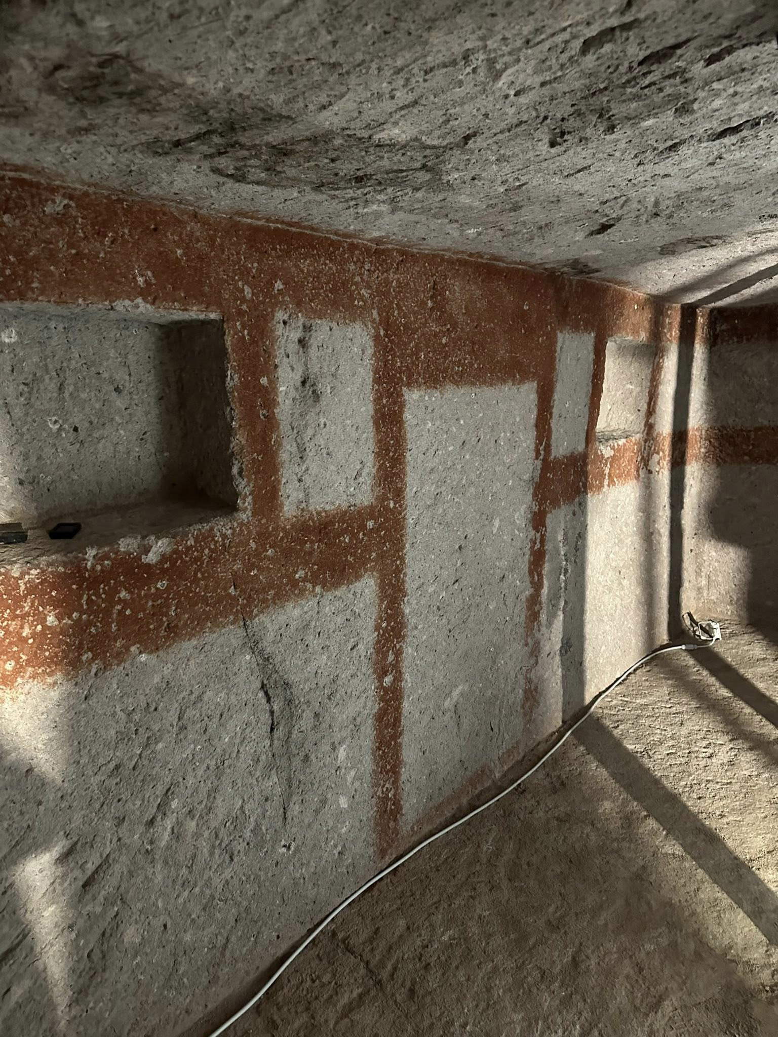 Walls painted with false windows and false door from tomb 7 PGM. Photo: Facebook / Ignatius Locci