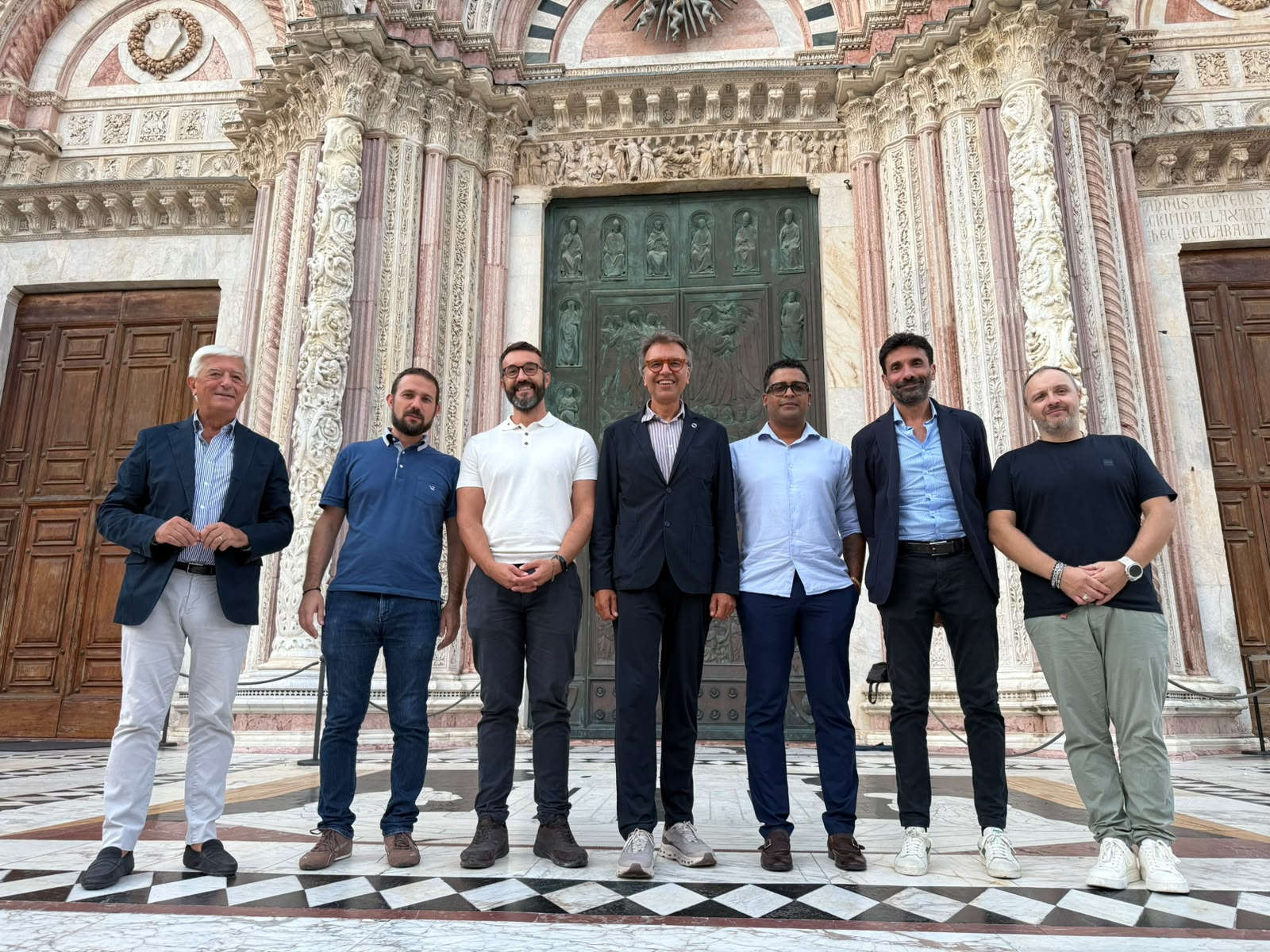 Les représentants d'Opera Laboratori S.p.A., d'Opera della Metropolitana, de la coopérative Siena Viva et des syndicats : Filcams CGIL, Fisascat CISL et Uiltucs Toscane UIL