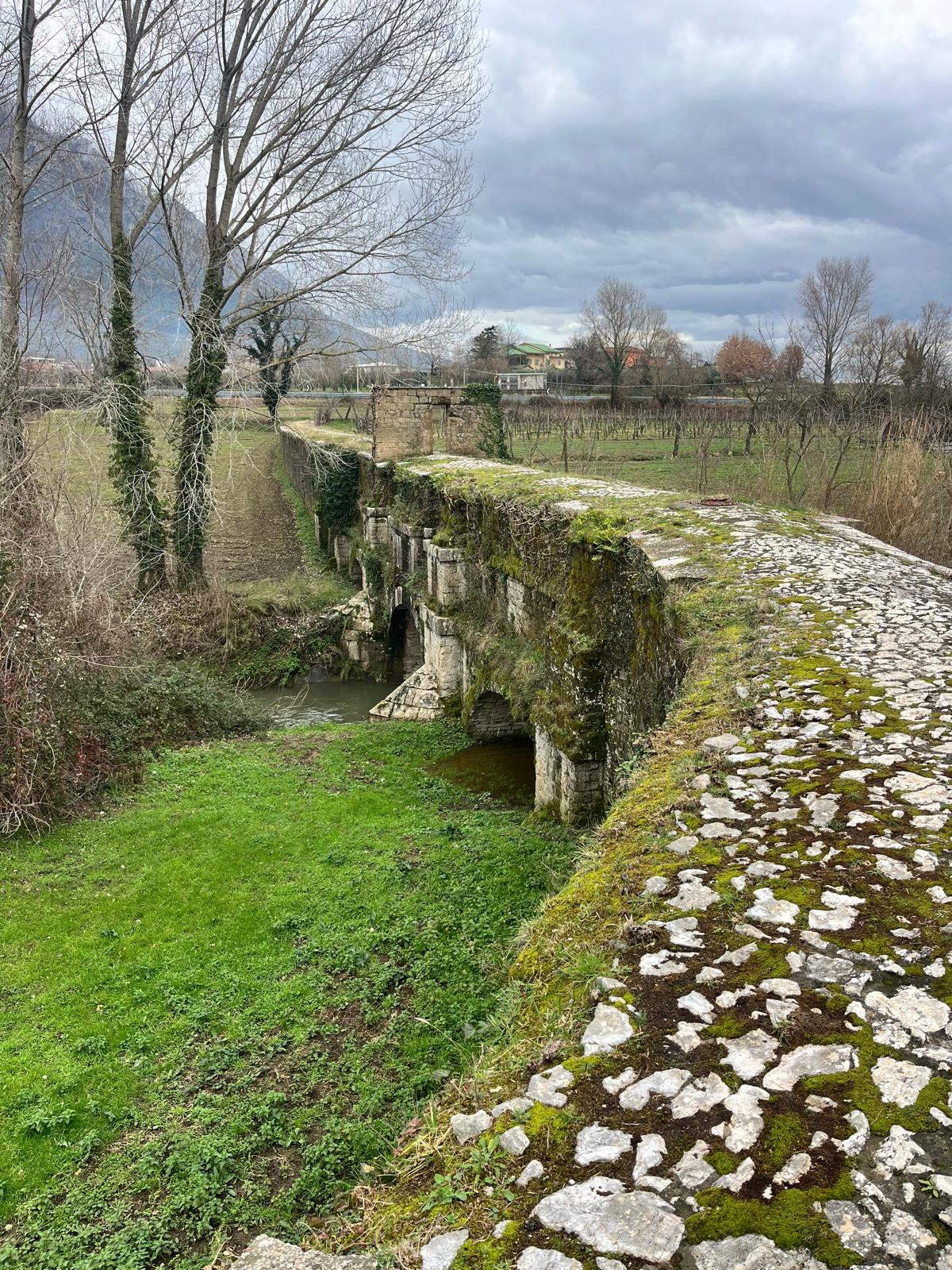 Das Aquädukt von Carolino