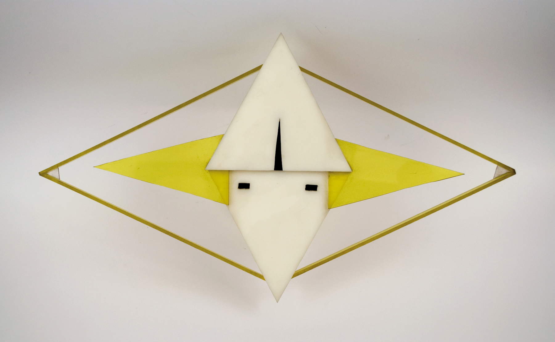 Regina Cassolo Bracchi, Struttura (1951; plexiglas multicolore, 25 x 45 x 11,5 cm; Milano, collezione privata). Esposizioni: Milano, 1983; Gallarate, 1984, vol. 1, n. 60, p. 102 (ripr. capovolta); Palazzolo sull&rsquo;Oglio, 2010, p. 74, n. 64 (ripr. col.). Bibliografia: Regina, 1983, n. 3 (ripr.); Caramel, 1991, p. 70 (ripr.), cat. n. 50; Campiglio, 2010, n. 64. Fotografie di Paolo Borrelli, Milano; tutti i diritti di riproduzione ceduti all&rsquo;Archivio Regina, Milano