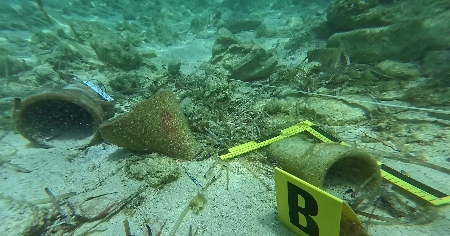 Les objets retrouvés à Lampedusa. Photo : Région de Sicile