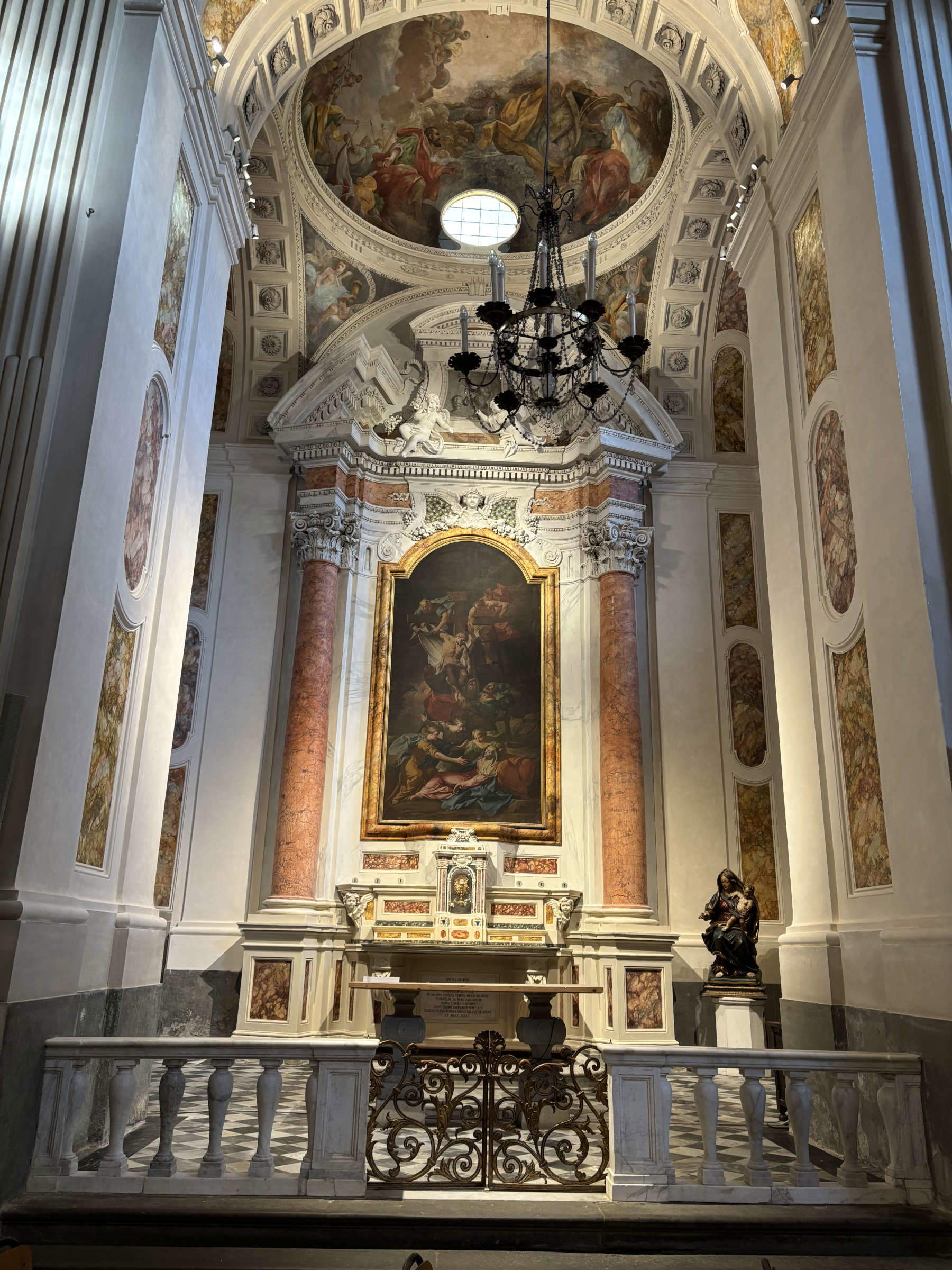 Die Basilika del Carmine nach der Restaurierung. Foto: Luca V. Photography