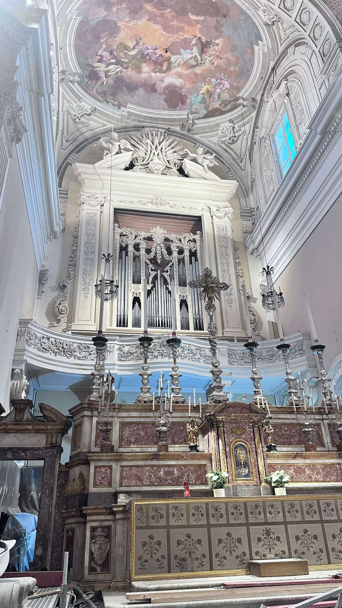 Die Basilika del Carmine nach der Restaurierung. Foto: Luca V. Photography