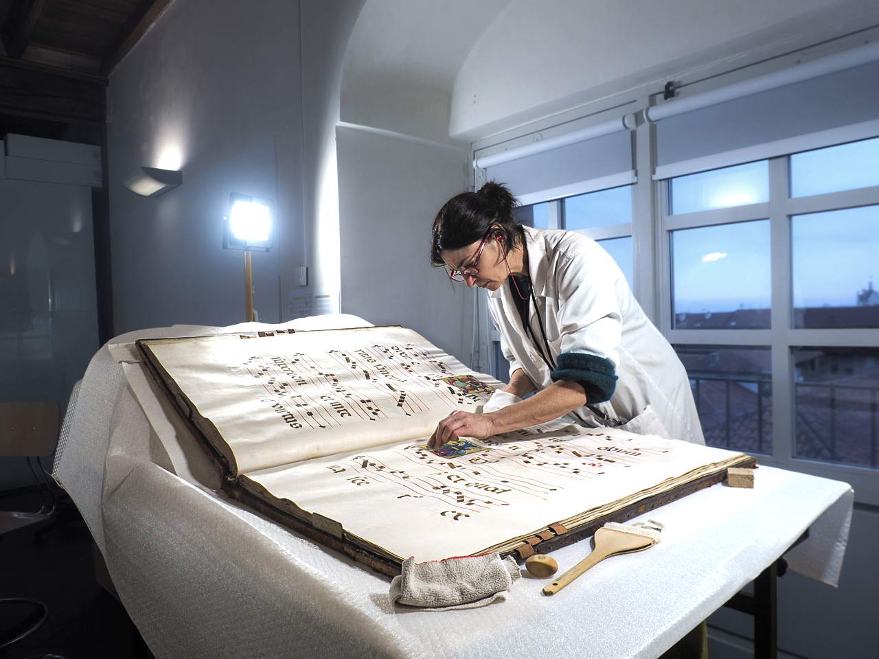 Restoration of the Choir Books of the Certosa di Pavia &copy;️ Ministry of Culture and La Venaria Reale Conservation and Restoration Center