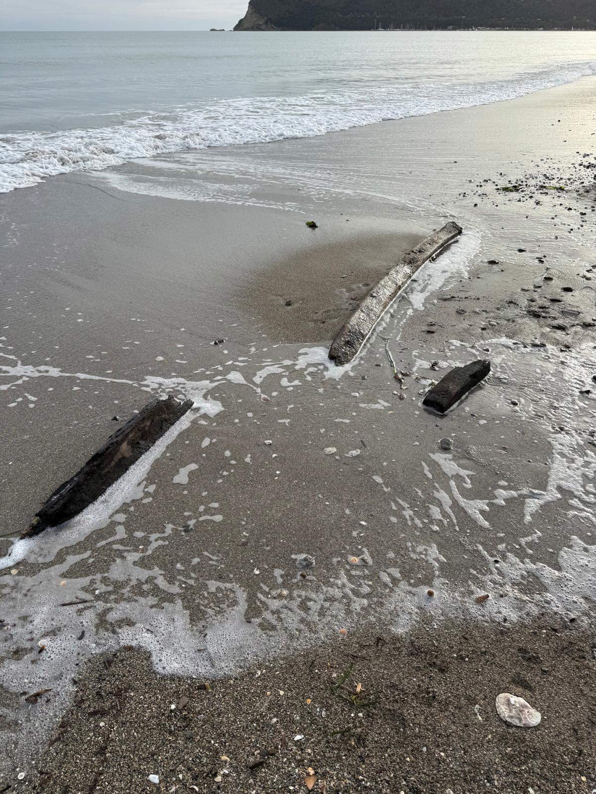 The remains of the wreck found on Poetto beach in Cagliari. Photo: Superintendence of Archaeology, Fine Arts and Landscape of Cagliari.