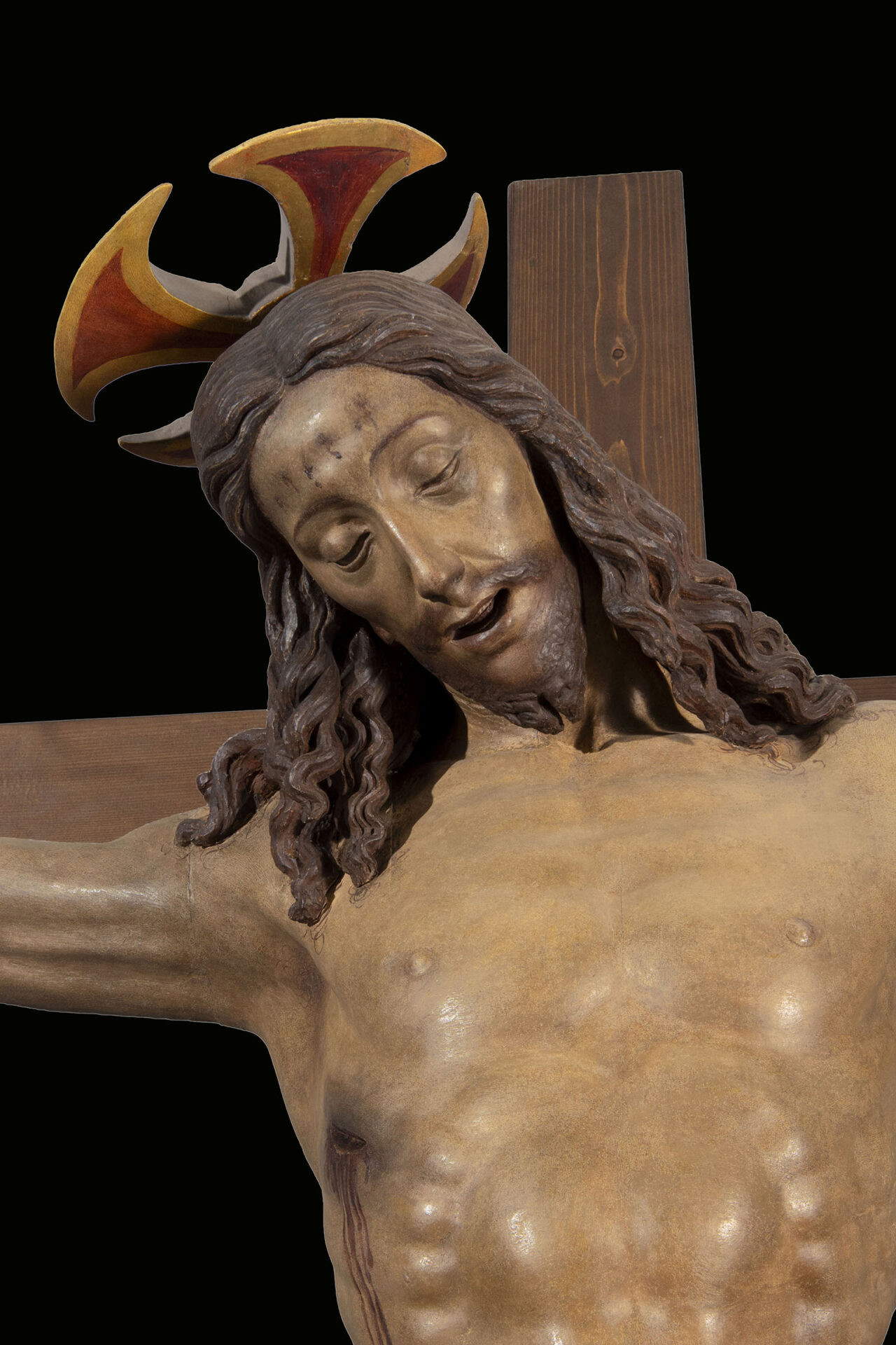 Benedetto da Maiano, Kruzifix von Ancarano (Ende des 15. Jahrhunderts; polychrome Holzskulptur). Foto: Massimo Achilli und Silvia Spacca