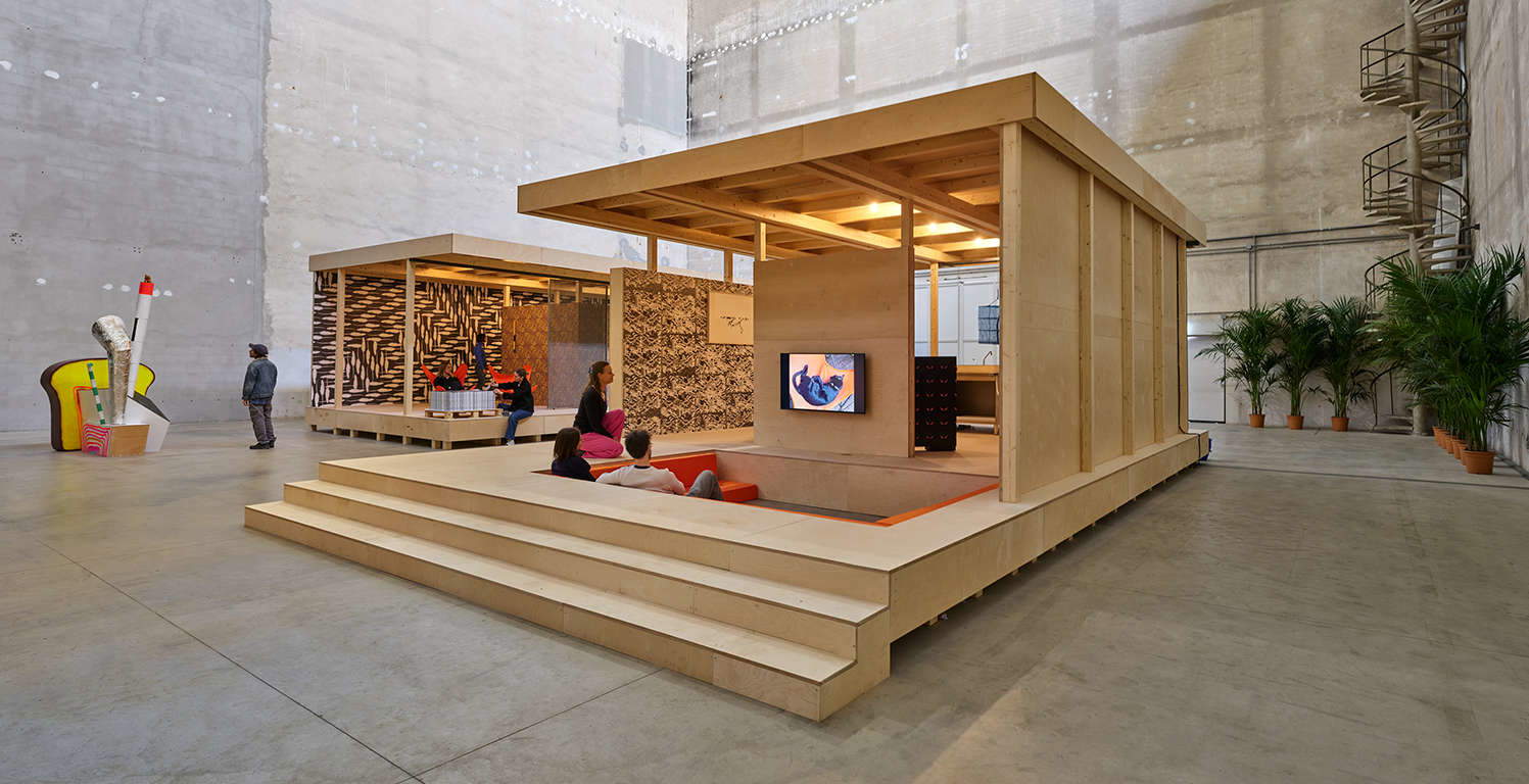 Obras arquitectónicas de Rirkrit Tiravanija. Cortesía de Pirelli Hangarbicocca