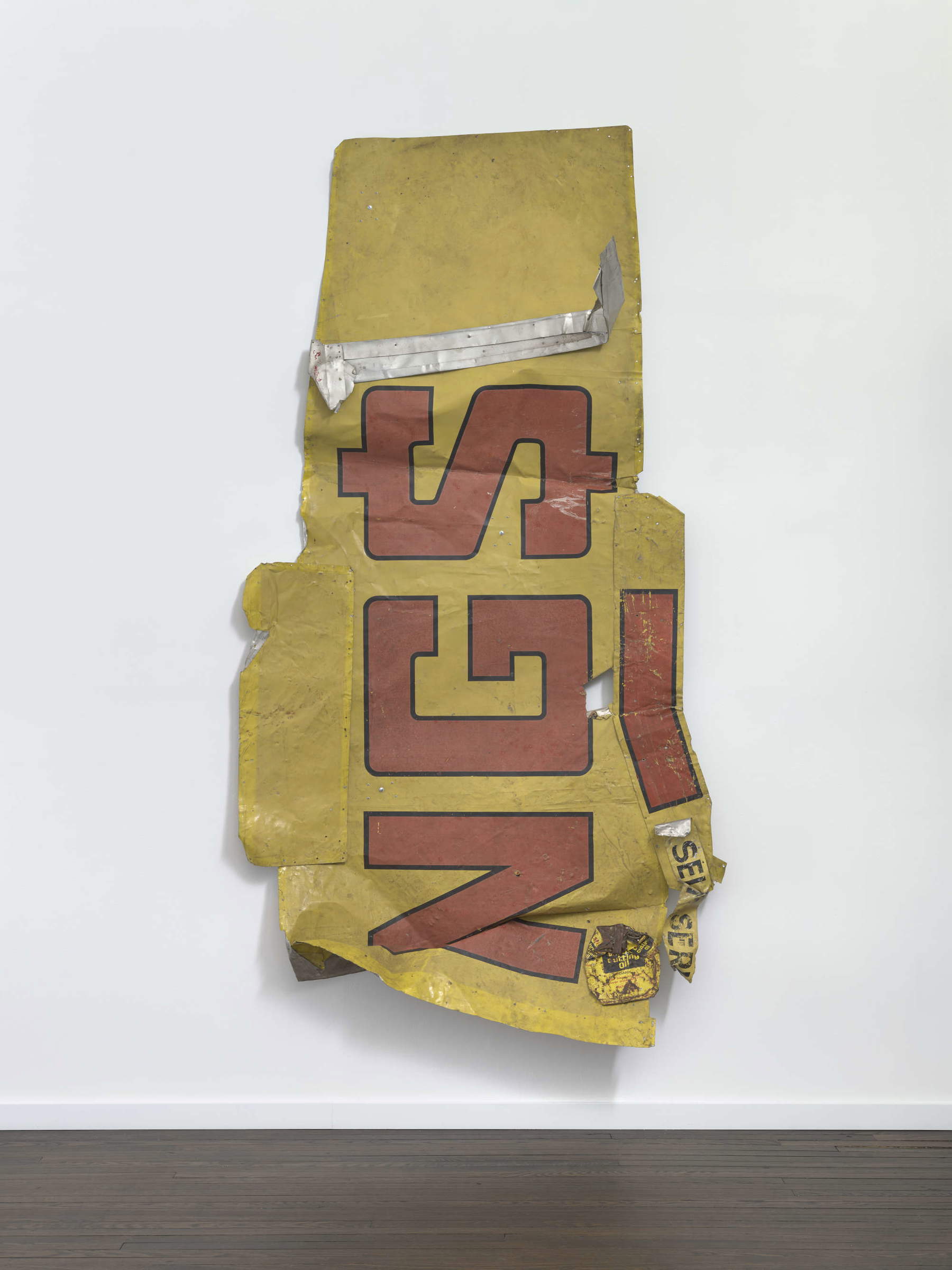 Robert Rauschenberg, G-I Glut (1986; metal ensamblado, 264,2 x 142,2 x 61 cm; Fundación Robert Rauschenberg) &copy; Fundación Robert Rauschenberg. Foto: Ron Amstutz