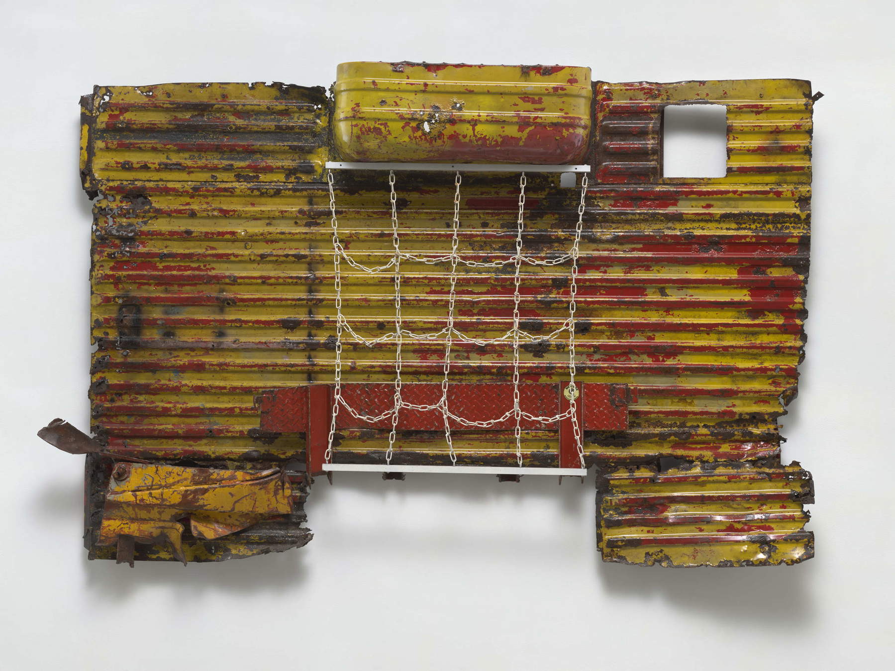 Robert Rauschenberg, «Rasputin's Revenge Early Winter Glut» (1987; metal ensamblado con cadena recubierta de plástico, 157,5 x 240,7 x 33,7 cm; Fundación Robert Rauschenberg) &copy; Fundación Robert Rauschenberg. Foto: Ron Amstutz