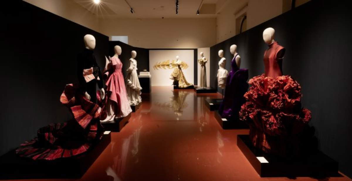 Taranto, Capucci auf der MArTA: High Fashion im Dialog mit der Geschichte