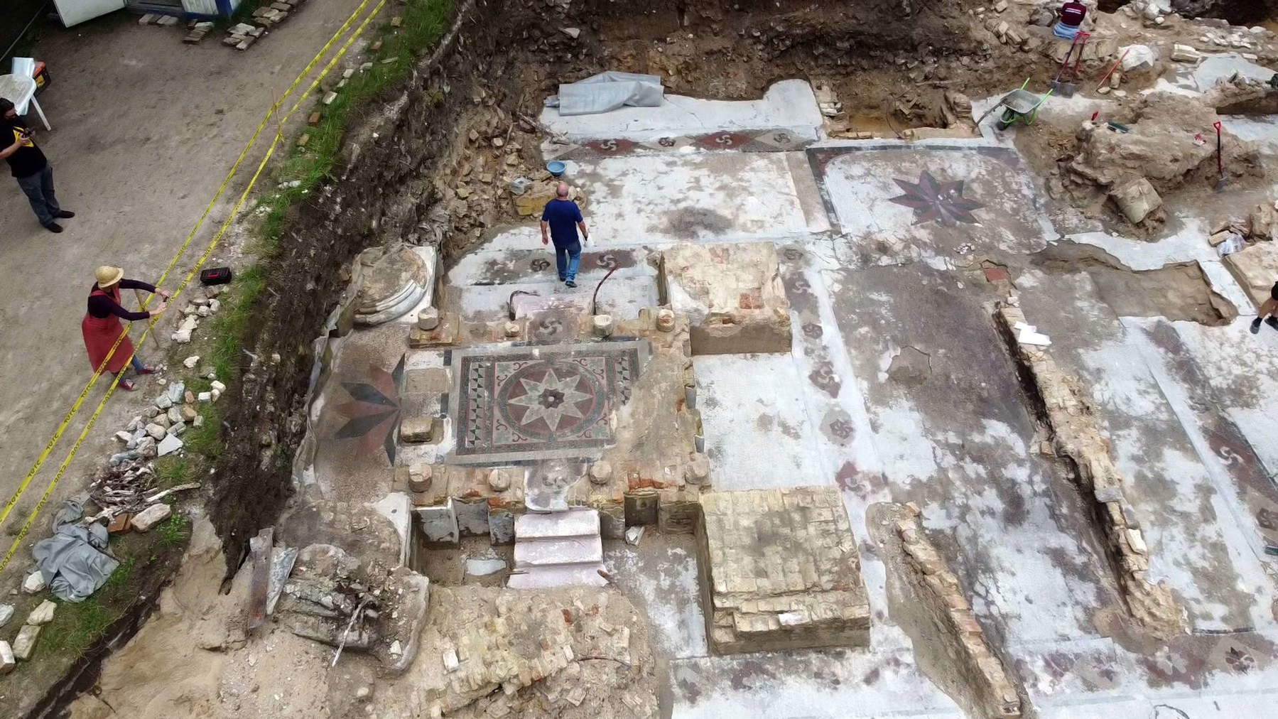 Vue aérienne du site de fouilles et de la Grande Synagogue de Vilnius. Photo : Rytis Tamulynas, Grande Synagogue de Vilnius et projet de recherche Shulhoyf