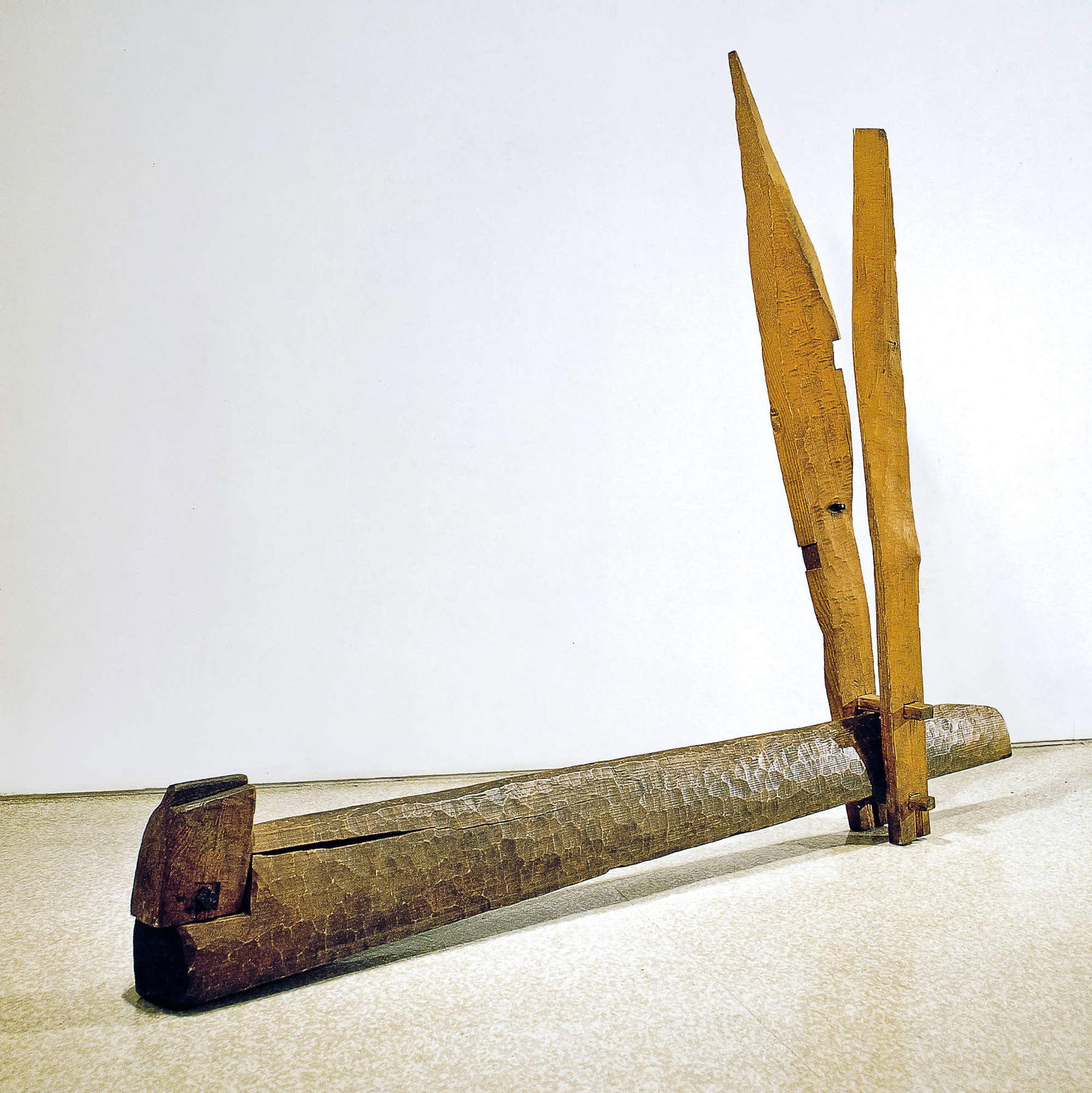 Shim Moonseup, Wood Deity (1989; legno, 190 x 234 x 30 cm)