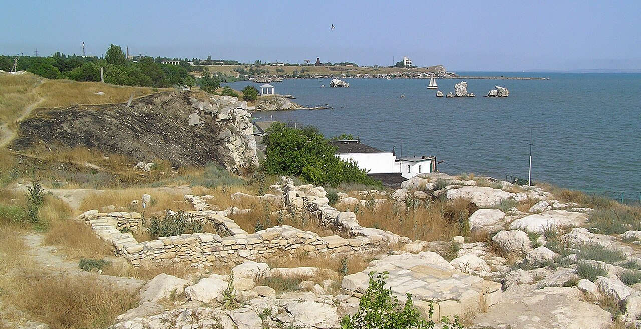 The Hermitage Suspends Archaeological Expeditions in Russian-Occupied Crimea