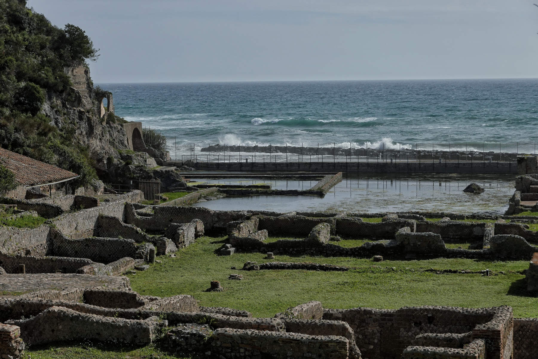 Sperlonga National Archaeological Museum and Archaeological Site. Photo: Wikimedia Commons | CSTFRC - Creative Commons Attribution-ShareAlike 4.0 International License.