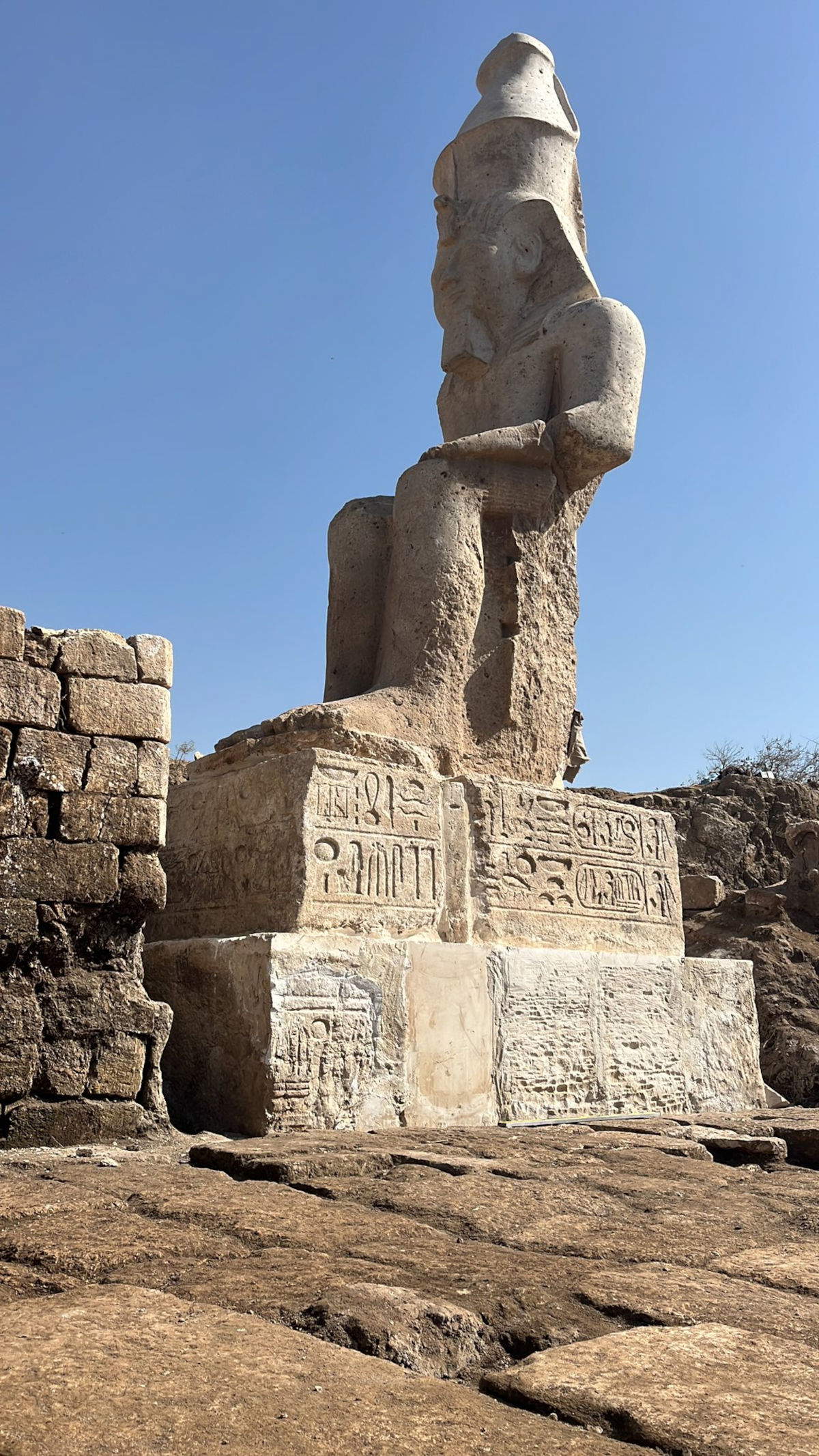 Die monumentale Statue des sitzenden Ramses II. Foto: &copy;Ministerium für Tourismus und Altertümer
