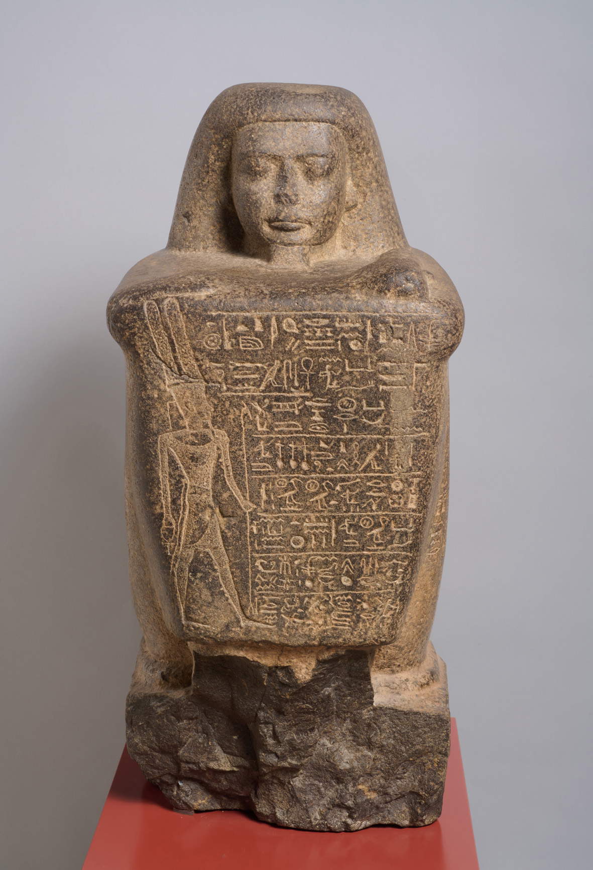 Nimlot cube-statue (Third Intermediate Period, XXII dynasty, reign of Osorkon I, 910-896 B.C.; brown basalt; Vienna, Kunsthistorisches Museum, East Egyptian Collection) &copy; KHM-Museumsverband