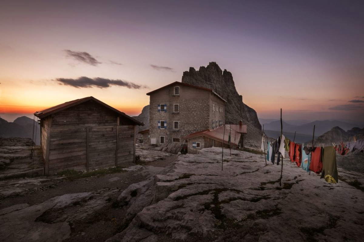 &copy;Trentino Marketing. Dolomites de Brenta et plateau de la Paganella, refuge Tommaso Pedrotti. Photo : Daniele Lira