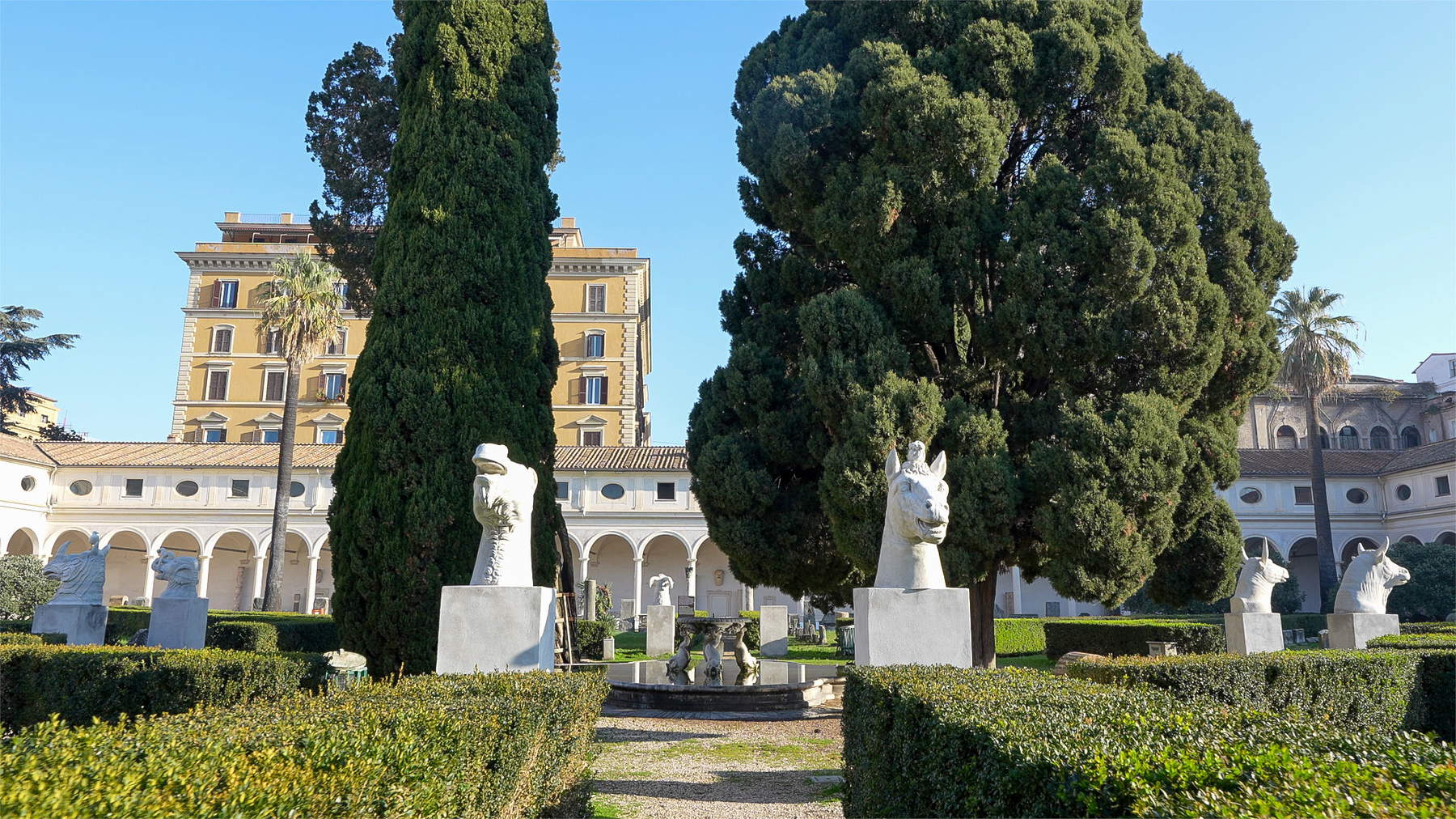 MNR Diokletiansthermen Michelangelos Kreuzgang mit Marmor-Zoo