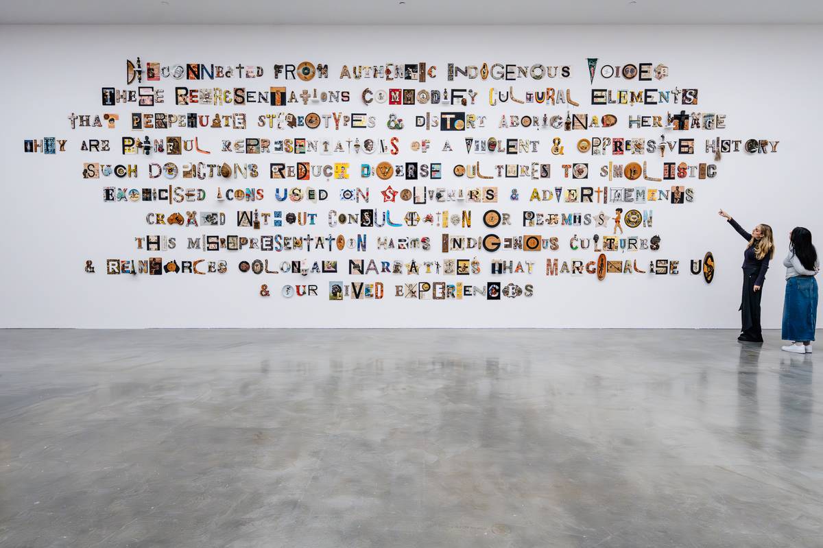 Tony Albert, « Not a souvenir », images de l'exposition. Photo : Ravyna Jassani / Museum of Contemporary Art Australia, Sydney