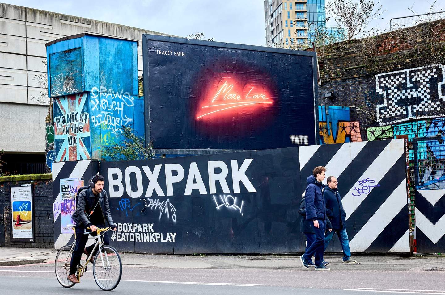 Tracey Emin : un panneau d'affichage Second Life, Shoreditch, février 2026. Avec l'aimable autorisation de Tate and Jack Arts / BUILDHOLLYWOOD