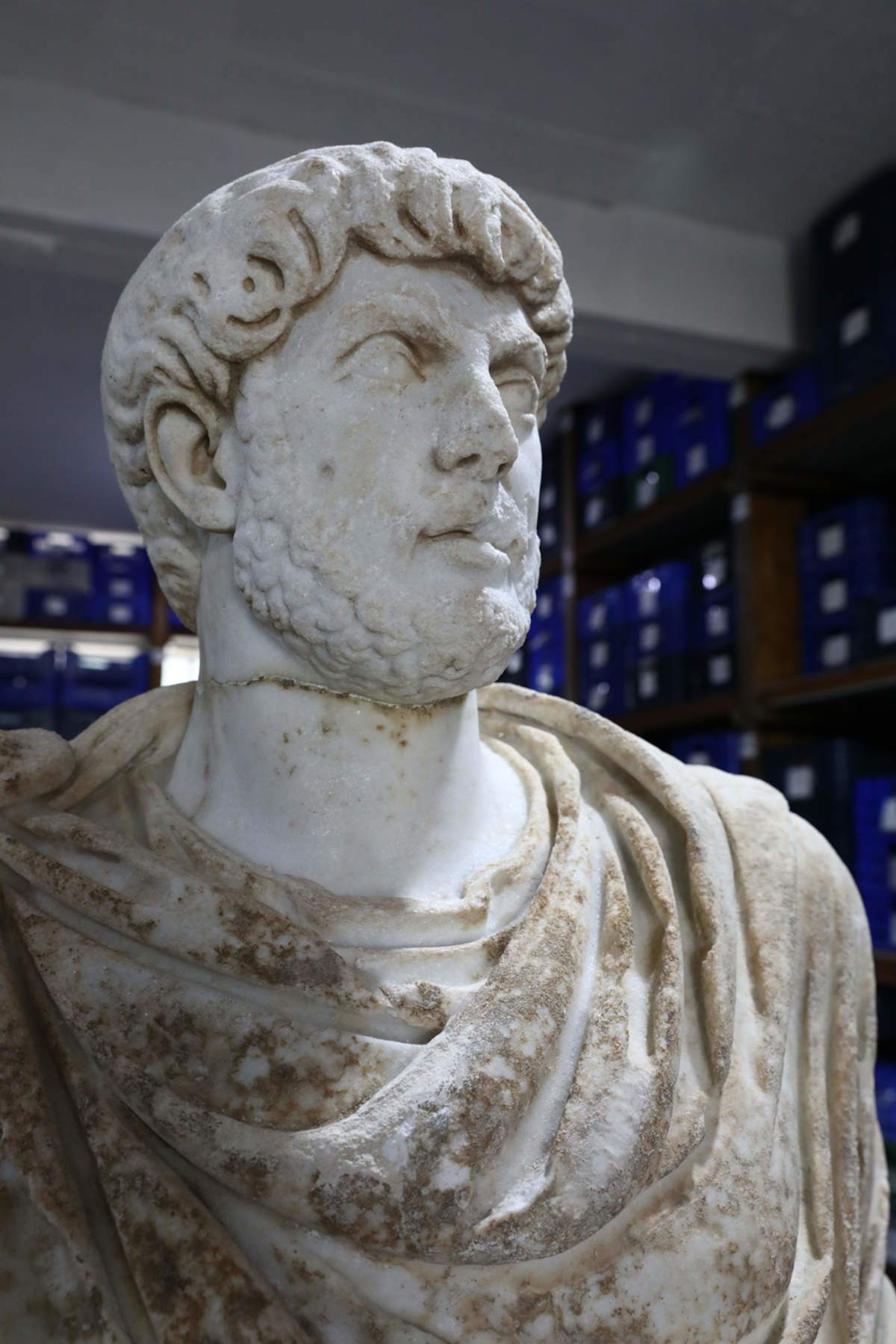 La statua dell&rsquo;imperatore Adriano ricomposta. Foto: Consiglio per l'Istruzione Superiore della Turchia