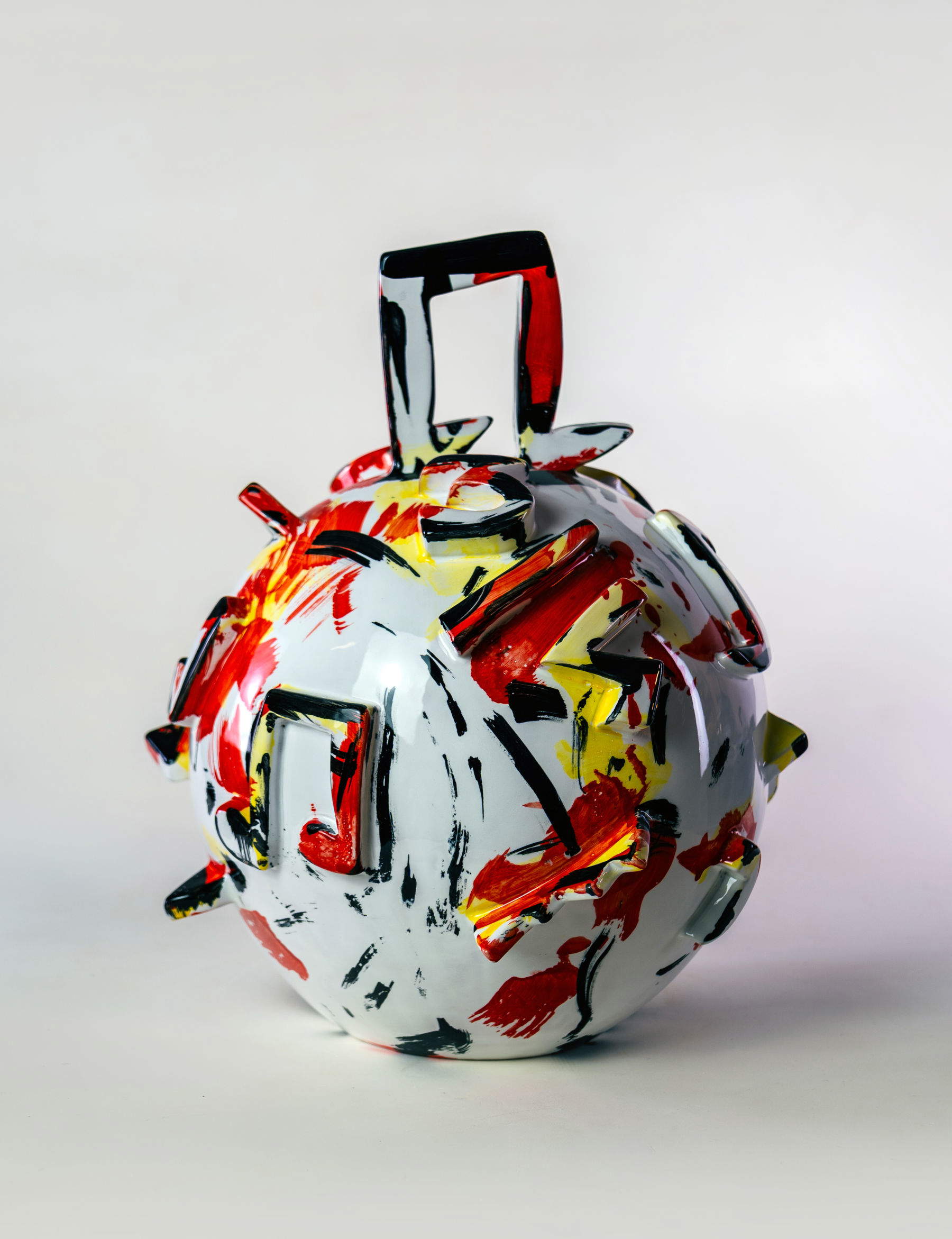 Ugo Nespolo, Notes in the Round (2025; terracotta painted relief, 42 x 32 x 32 cm) Photo: Jorge Felix Diaz Urquiza