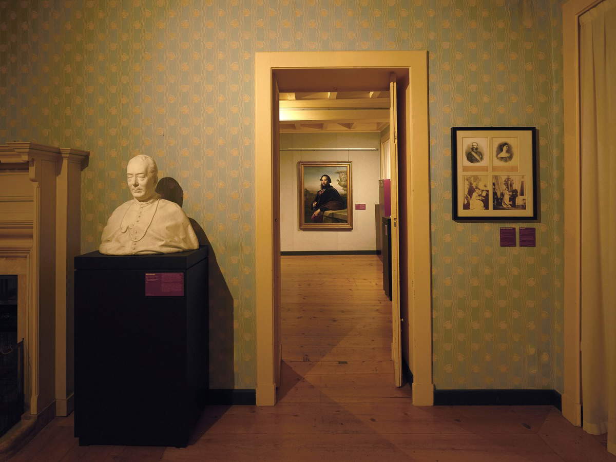 View of the “Dynasties of Europe” exhibition on Lake Como. The Princess of the Netherlands and the Dukes of Saxe-Meiningen at Villa Carlotta. Photo: Instagram profile Villa Carlotta &ndash; Lake Como, Ugo Ambroggio