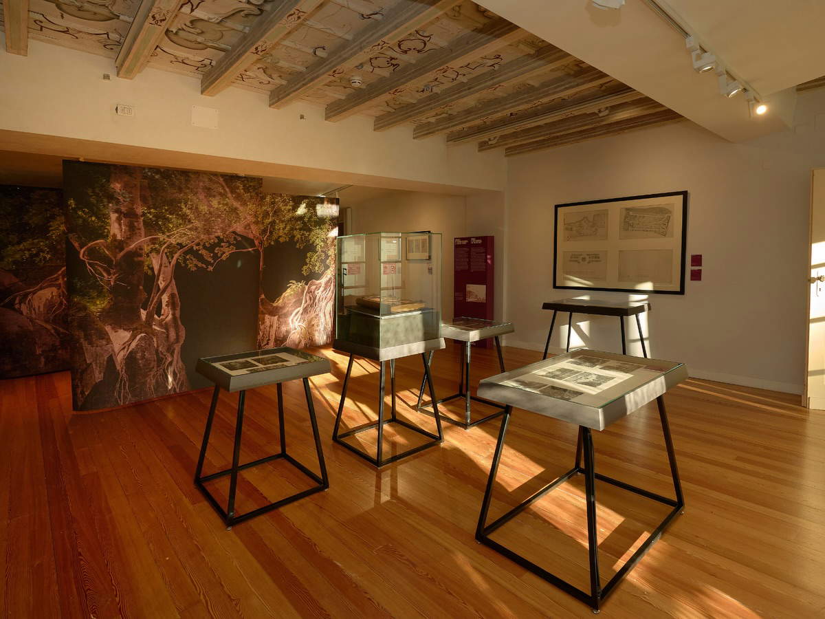 View of the “Dynasties of Europe” exhibition on Lake Como. The Princess of the Netherlands and the Dukes of Saxe-Meiningen at Villa Carlotta. Photo: Instagram profile Villa Carlotta &ndash; Lake Como, Ugo Ambroggio