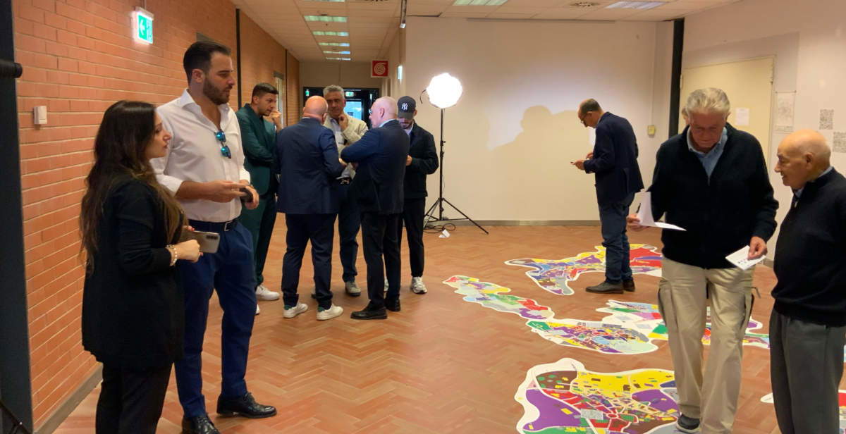 Was wäre, wenn die Menschen, die in einer Region leben, selbst die Karte dieser Region zeichnen würden? Was passiert in Pontecagnano?