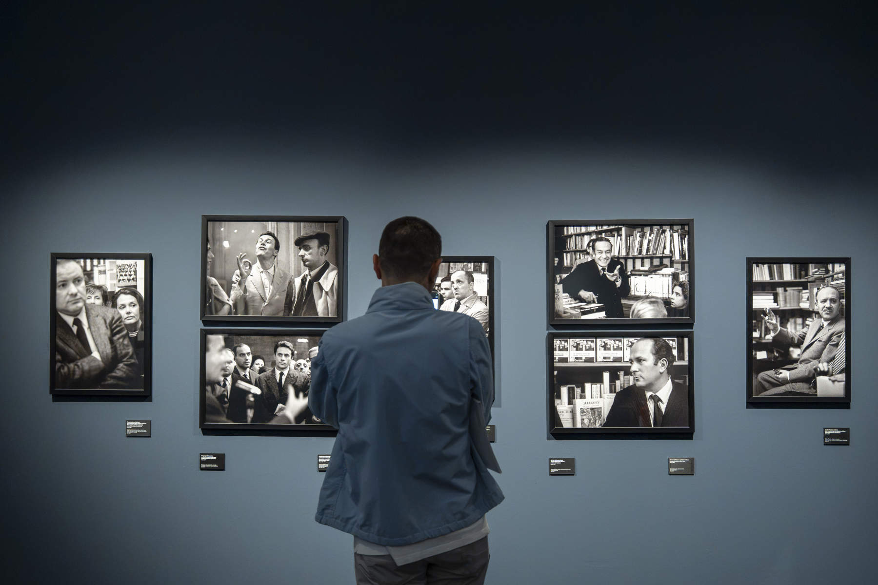 Vue de l'exposition « Plurale féminine. Photographie et écriture, 1926-2026 » au Palazzo Reale. Photo : Ville de Milan