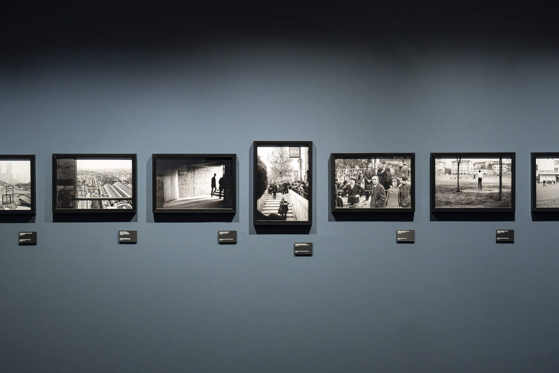 Vue de l'exposition « Plurale féminine. Photographie et écriture, 1926-2026 » au Palazzo Reale. Photo : Ville de Milan