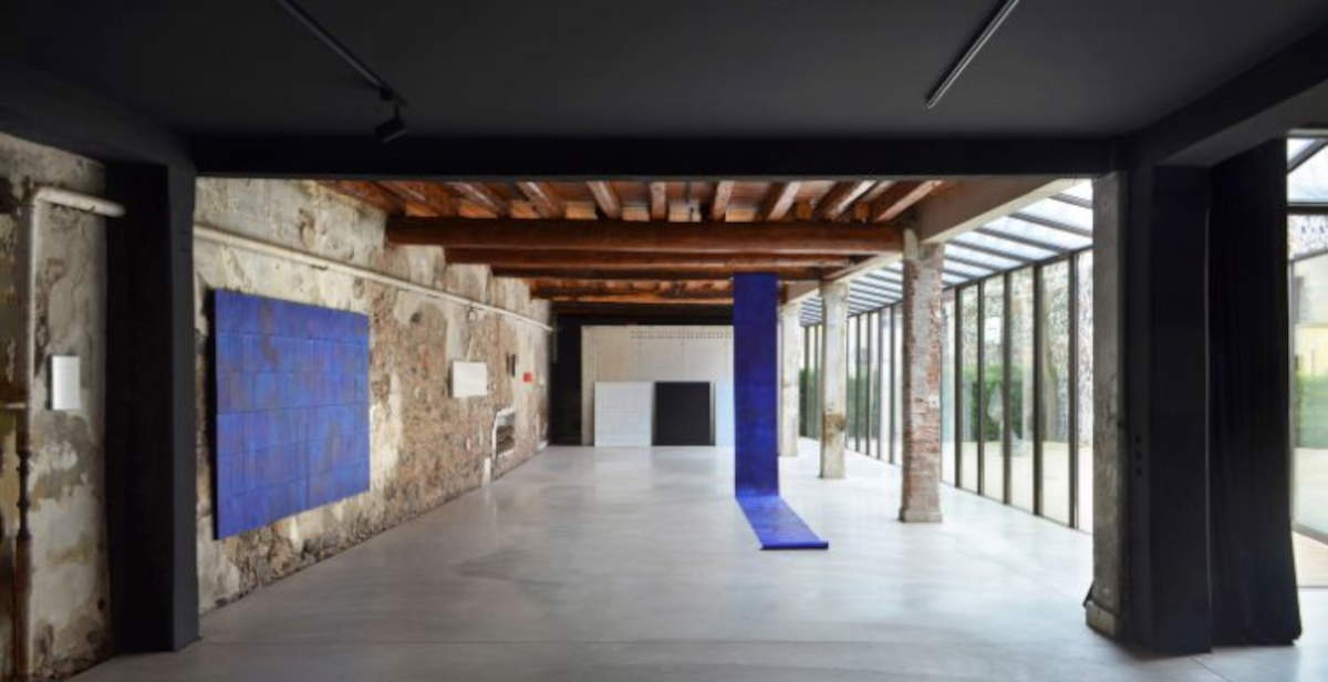 The shadow of fireflies: fragile light through the contemporary in Arzignano (Vicenza)