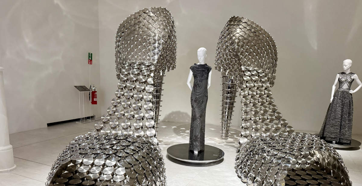 Valentino Garavani und Joana Vasconcelos: Über 30 Kreationen im MAAT in Lissabon