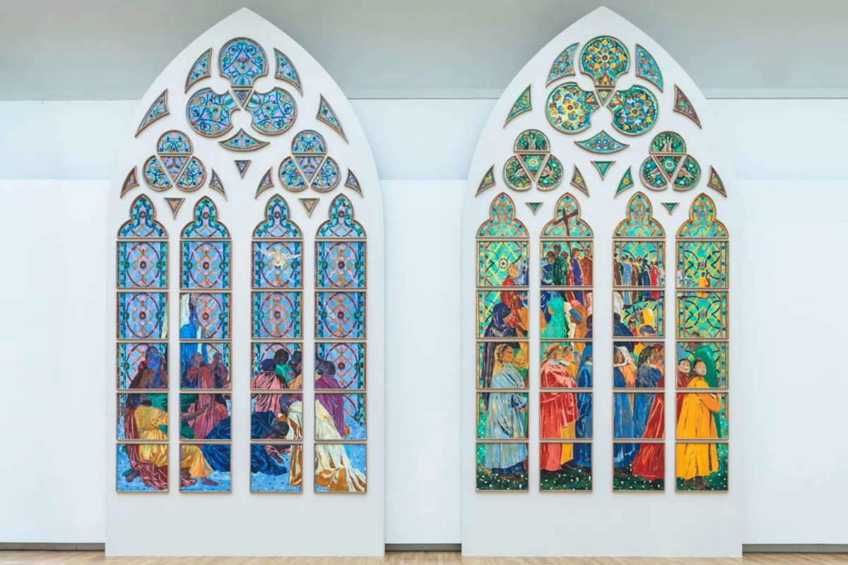 Les vitraux de Claire Tabouret exposés au Grand Palais. Photo : Simon Lerat / GrandPalaisRmn
