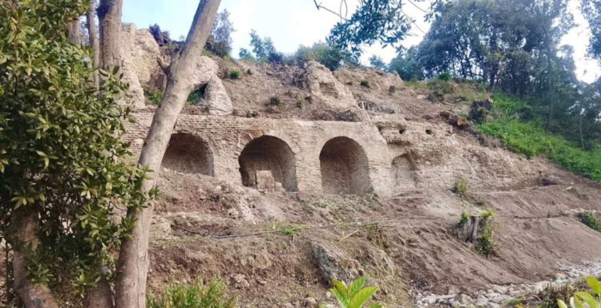 La villa romaine de Publius Cornelius Dolabella refait surface à Bacoli : premier site sur une propriété confisquée à la Camorra