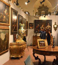 CortonAntiquaria 2026 : le c&eacute;l&egrave;bre salon des antiquit&eacute;s revient &agrave; Cortona du 29 ao&ucirc;t au 13 septembre