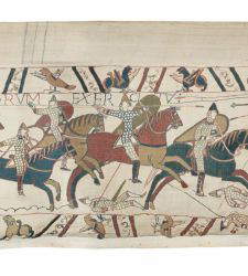 Um drei Uhr morgens traf der Teppich von Bayeux ein: Das mittelalterliche Meisterwerk befindet sich in London