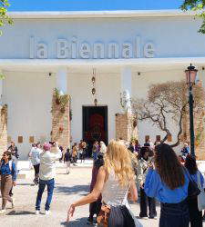 Via alla Biennale di Venezia 2026: quali sono i padiglioni da non perdere