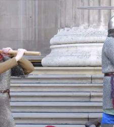 Al British Museum arrivano i guerrieri del 1066: l&rsquo;Arazzo di Bayeux prende vita
