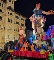 En el Carnaval de Viareggio de 2026, una carroza rinde homenaje al Futurismo y a Depero