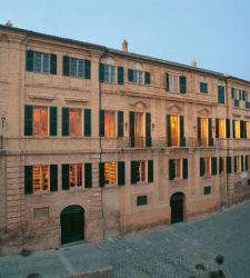 A cycle of frescoes dating between the 16th and 17th centuries has emerged in the Library of Casa Leopardi