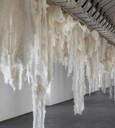 Al Castello di Rivoli la prima personale in un museo italiano dedicata a Cecilia Vicu&ntilde;a 