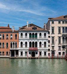 In Venedig wird die Golden Tree Foundation die erste Patrick Saytour gewidmete Ausstellung in Italien zeigen.