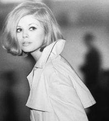 In Deutschland, im Kunsthaus Apolda, werden die Mode- und Aktfotografien von G&uuml;nter R&ouml;ssler 