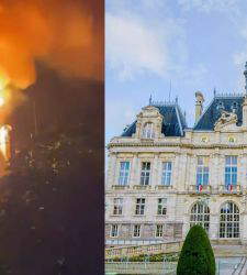 Limoges (Francia), incendiato l'Hôtel de Ville durante le manifestazioni contro il caro vita