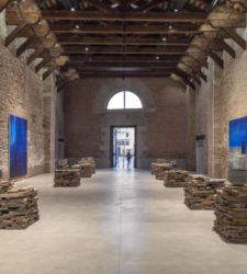 Quattro nuove mostre per la Pinault Collection a Venezia: Armitage, Kanwar, Simpson e Nazareth