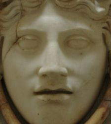 Gianni Versace at the Archaeological Museum of Reggio Calabria with "Terra Mater"