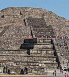 Messico, sparatoria dalla Piramide della Luna di Teotihuac&aacute;n: morta una turista, 13 feriti